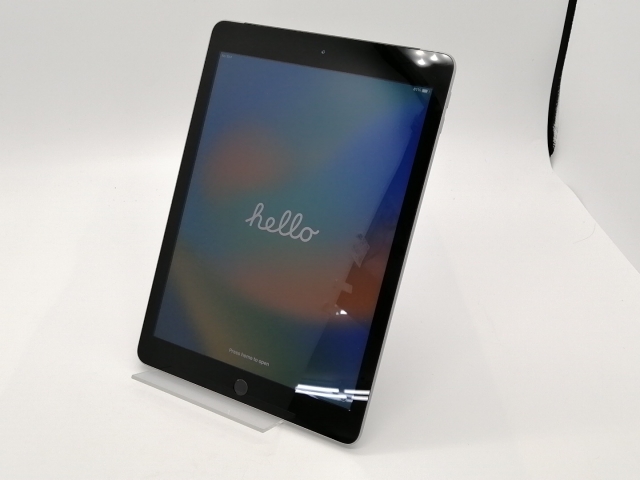 【中古】Apple SoftBank 【SIMロック解除済み】 iPad（第5世代/2017） 128GB スペースグレイ MP262J/A【秋葉2号】保証期間１ヶ月【ランクB】