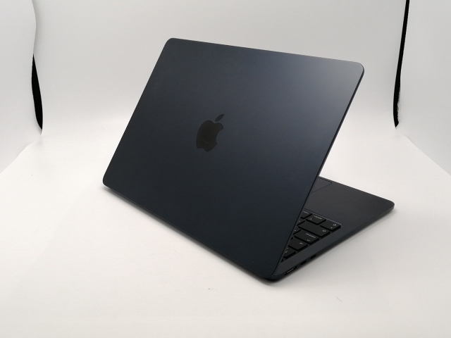 極美品 MacBookAir M2 MLY33J/A ミッドナイト　充放電9回 中古】Apple MacBook Air 13インチ M2(CPU:8C/GPU:8C) 8GB/256GB