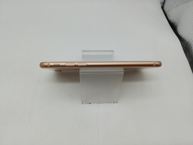 【中古】Apple docomo 【SIMロック解除済み】 iPhone 8 64GB ゴールド MQ7A2J/A【秋葉本店】保証期間１ヶ月【ランクC】_3