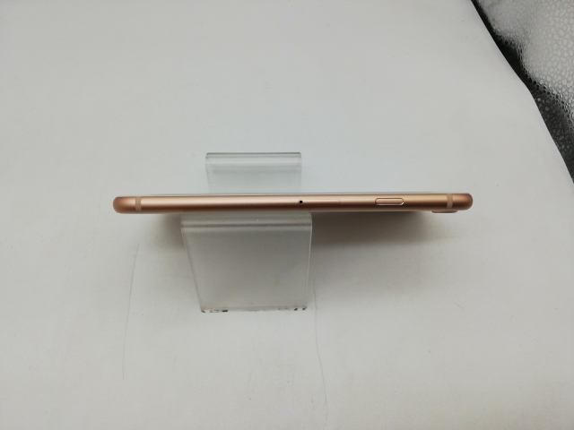 【中古】Apple docomo 【SIMロック解除済み】 iPhone 8 64GB ゴールド MQ7A2J/A【秋葉本店】保証期間１ヶ月【ランクC】_5