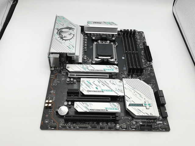 【中古】MSI X670E GAMING PLUS WIFI X670/AM5/ATX【秋葉2号】保証期間１週間