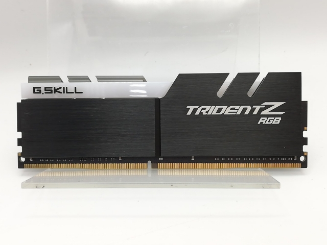 【中古】DDR4 16GB PC4-25600(DDR4-3200)【デスクトップPC用】【秋葉2号】保証期間１週間