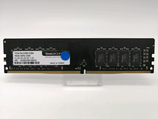 【中古】DDR4 16GB PC4-25600(DDR4-3200)【デスクトップPC用】【秋葉2号】保証期間１週間