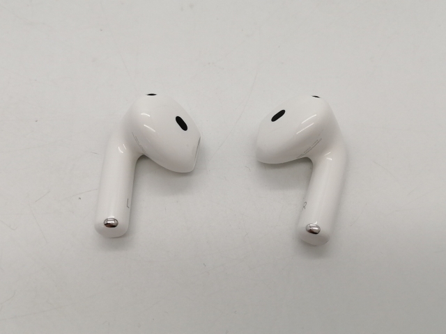 【中古】Apple AirPods 4 MXP63J/A【秋葉2号】保証期間１ヶ月