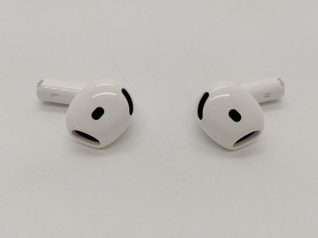【中古】Apple AirPods 4 MXP63J/A【秋葉2号】保証期間１ヶ月_1