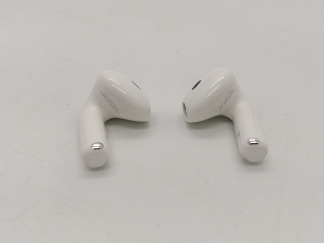 【中古】Apple AirPods 4 MXP63J/A【秋葉2号】保証期間１ヶ月_2