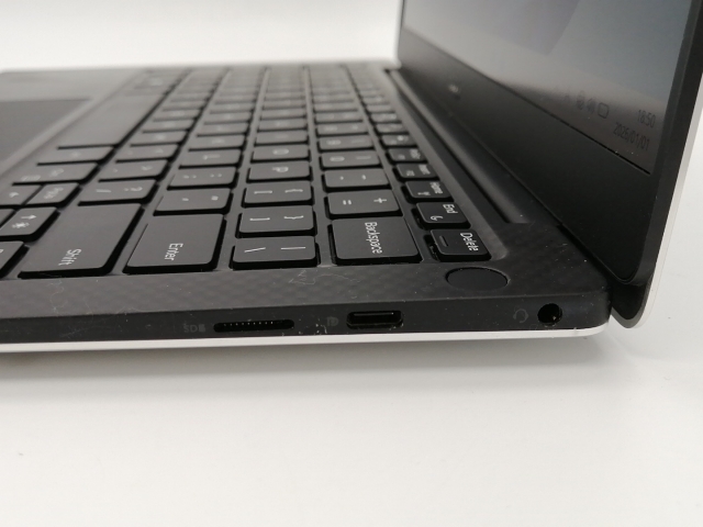 【中古】DELL XPS 13 7390【i5-10210U 8G 256G(SSD) WiFi 13LCD(1920x1080)】【秋葉2号】保証期間１ヶ月【ランクC】_3