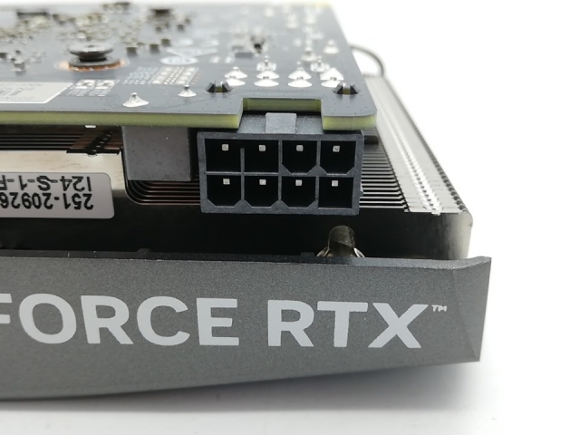 【中古】ZOTAC ZOTAC GAMING GeForce RTX 4060 8GB SOLO ZT-D40600G-10L RTX4060/8GB(GDDR6)【秋葉2号】保証期間１週間_5