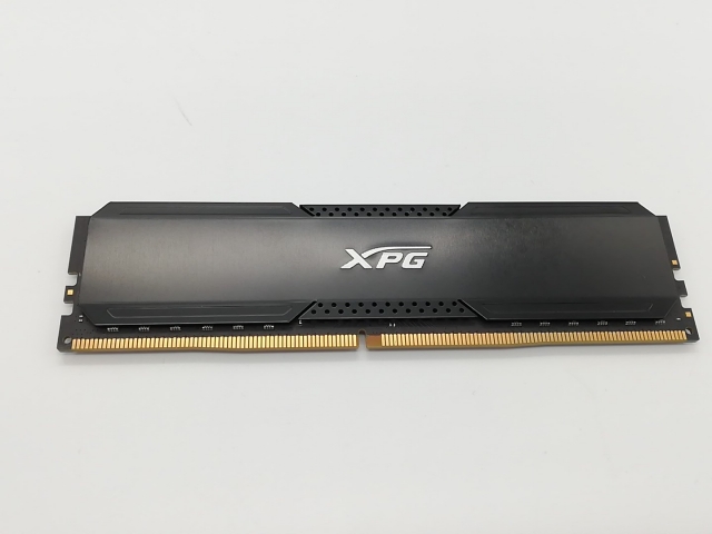 【中古】DDR4 16GB PC4-25600(DDR4-3200)【デスクトップPC用】【秋葉2号】保証期間１週間