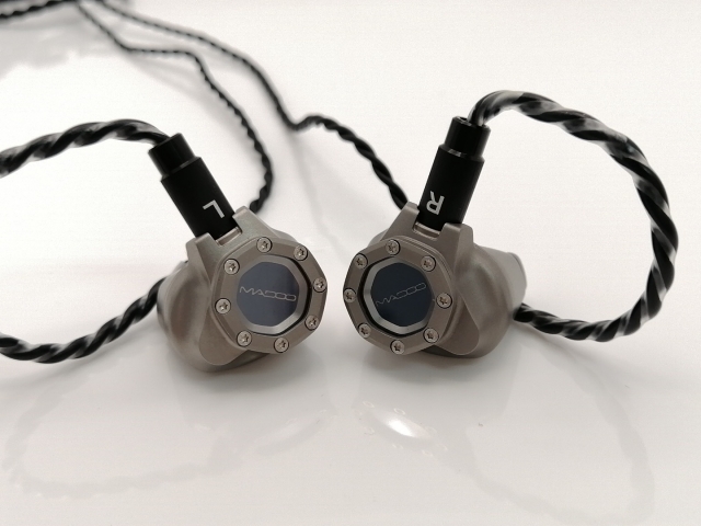 美品 MADOO Typ821 付属品完備 平面駆動 チタン サファイア 楕円 MADOO