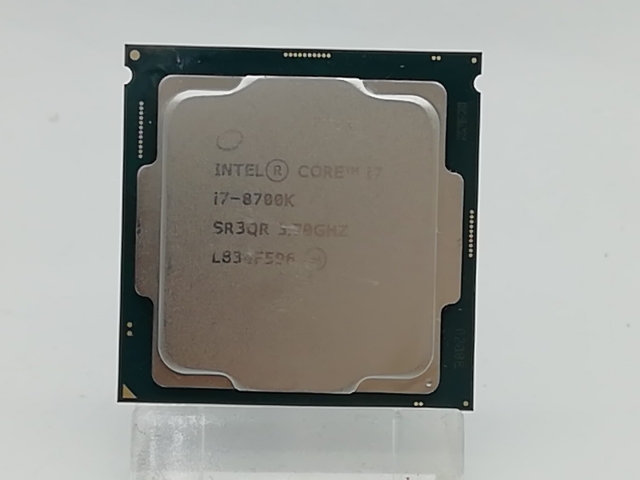 【中古】Intel Core i7-8700K (3.7GHz/TB:4.7GHz) bulk LGA1151/6C/12T/L3 12M/UHD630/TDP95W【秋葉2号】保証期間１週間