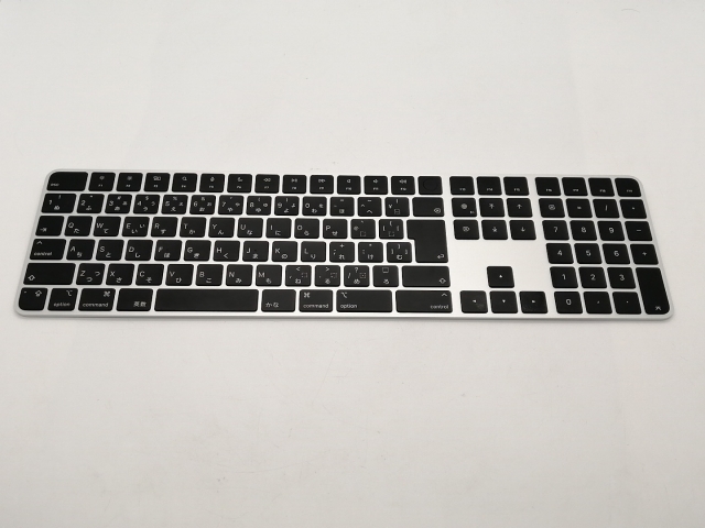 【中古】Apple Magic Keyboard（テンキー付き/ブラックキー/Appleシリコン搭載Mac用Touch ID） -  日本語（JIS）【DS秋葉】保証期間１週間
