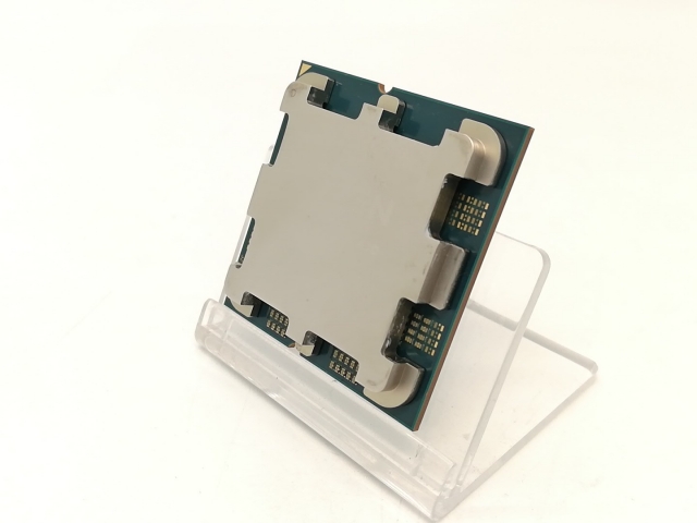 【中古】AMD Ryzen 9 7950X3D (4.2GHz/TC:5.7GHz) BOX AM5/16C/32T/L3 128MB/Radeon Graphics/TDP 120W【秋葉4号】保証期間１週間