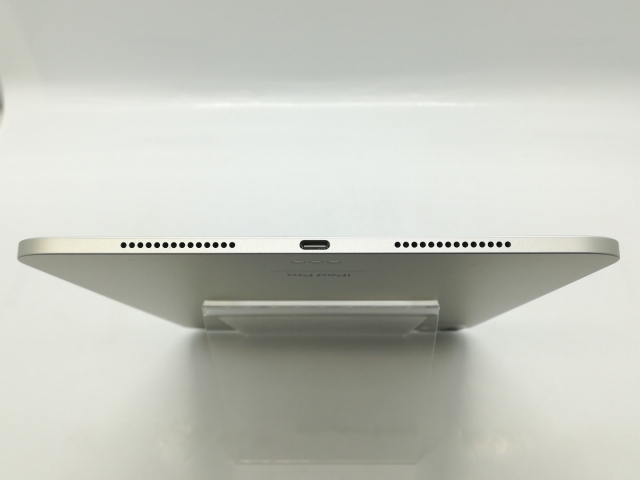 iPad Pro 11インチ M4[256GB] Wi-Fiモデル シルバー【安心保証】 中古