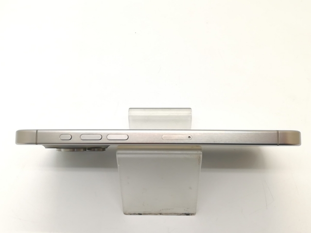 【中古】Apple 国内版 【SIMフリー】 iPhone 15 Pro Max 256GB ナチュラルチタニウム MU6R3J/A【秋葉4号】保証期間１ヶ月【ランクA】