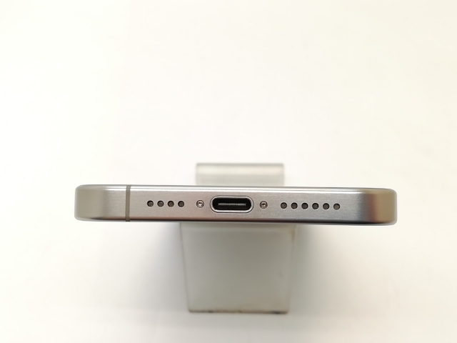 【中古】Apple 国内版 【SIMフリー】 iPhone 15 Pro Max 256GB ナチュラルチタニウム MU6R3J/A【秋葉4号】保証期間１ヶ月【ランクA】