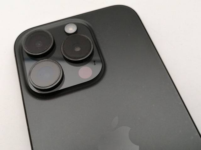 【中古】Apple 国内版 【SIMフリー】 iPhone 15 Pro 512GB ブラックチタニウム MTUH3J/A【神保町】保証期間１ヶ月【ランクC】_7