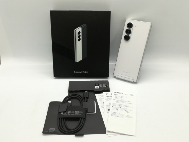 中国健康用具セット未使用 中古】SAMSUNG 国内版 【SIMフリー】 Galaxy Z Fold6 ホワイト