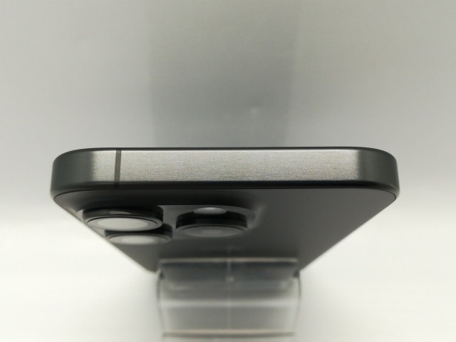 【中古】Apple 国内版 【SIMフリー】 iPhone 15 Pro 128GB ブラックチタニウム MTU73J/A【秋葉4号】保証期間１ヶ月【ランクB】_2