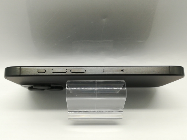 【中古】Apple 国内版 【SIMフリー】 iPhone 15 Pro 128GB ブラックチタニウム MTU73J/A【秋葉4号】保証期間１ヶ月【ランクB】_3