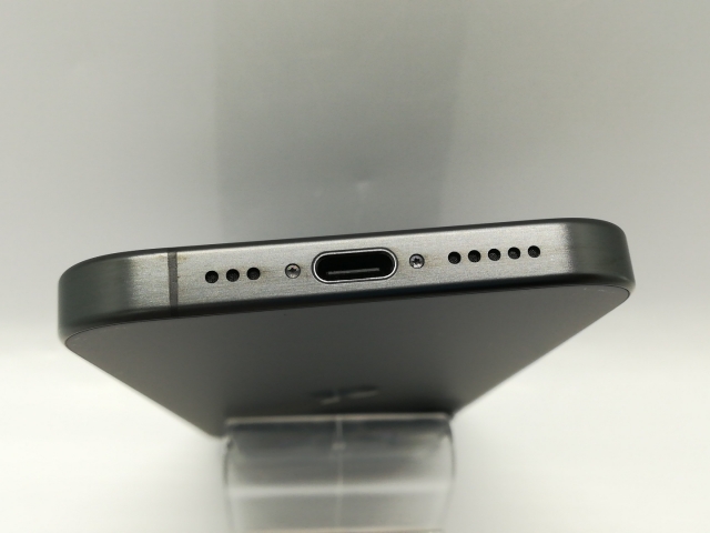 【中古】Apple 国内版 【SIMフリー】 iPhone 15 Pro 128GB ブラックチタニウム MTU73J/A【秋葉4号】保証期間１ヶ月【ランクB】_4