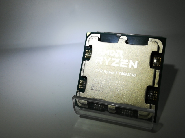 中古】AMD Ryzen 7 7800X3D (4.2GHz/TC:5GHz) BOX AM5/8C/16T/L3 96MB