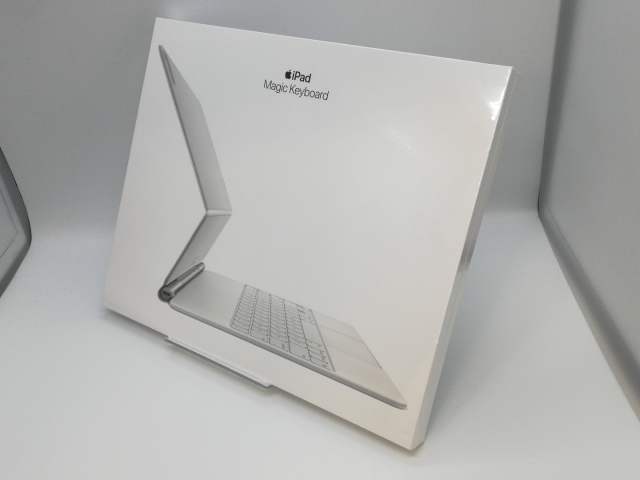 Apple iPad Pro第6世代用 Magic Keyboard ホワイト 13インチiPad Air