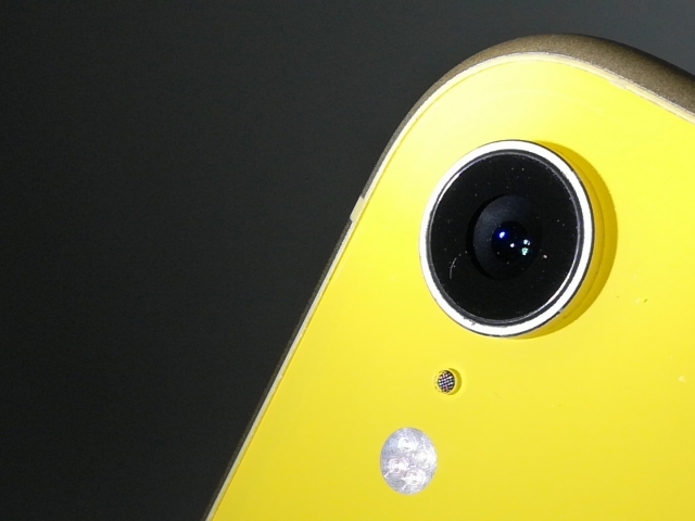 【中古】Apple docomo 【SIMロック解除済み】 iPhone XR 64GB イエロー MT082J/A【京都】保証期間１ヶ月【ランクB】