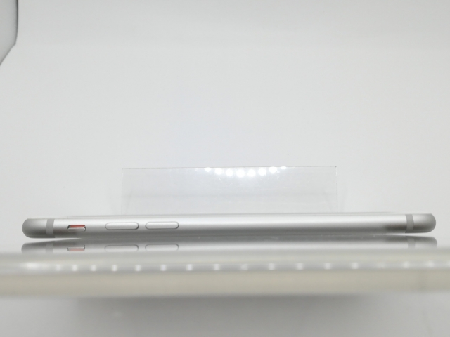 【中古】Apple SoftBank 【SIMロック解除済み】 iPhone 7 32GB シルバー MNCF2J/A【京都】保証期間１ヶ月【ランクB】_3