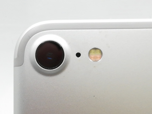 【中古】Apple SoftBank 【SIMロック解除済み】 iPhone 7 32GB シルバー MNCF2J/A【京都】保証期間１ヶ月【ランクB】_6