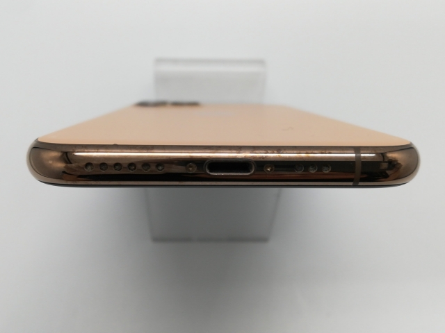 中古】Apple au 【SIMロック解除済み】 iPhone 11 Pro 64GB ゴールド