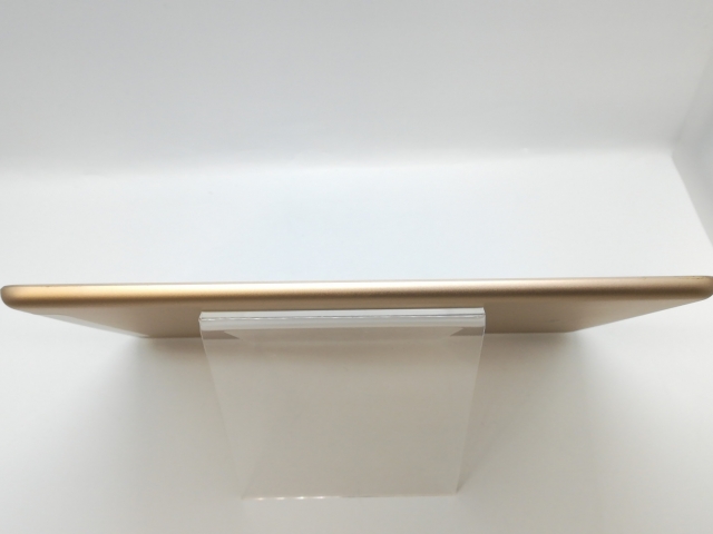 【中古】Apple 国内版 【SIMフリー】 iPad（第5世代/2017） 32GB ゴールド MPG42J/A【京都】保証期間１ヶ月【ランクC】_7