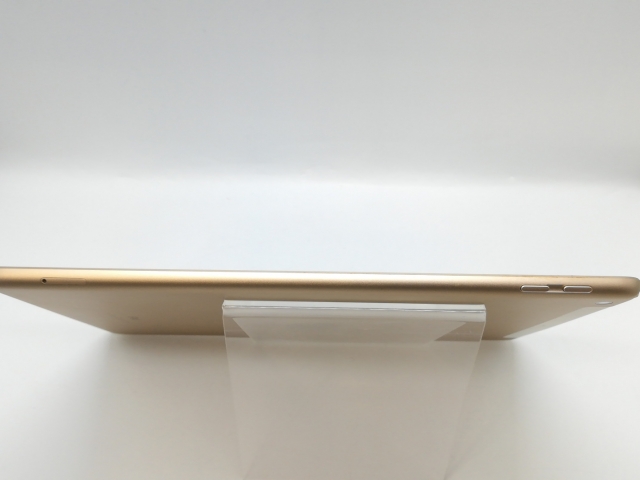 【中古】Apple 国内版 【SIMフリー】 iPad（第5世代/2017） 32GB ゴールド MPG42J/A【京都】保証期間１ヶ月【ランクC】_8