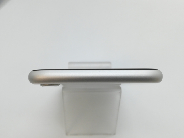 【中古】Apple SoftBank 【SIMロック解除済み】 iPhone SE（第2世代） 64GB ホワイト MX9T2J/A【京都】保証期間１ヶ月【ランクC】_3