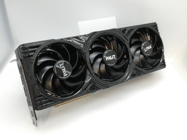 PALIT GeForce RTX 5070 12GB PALIT GeForce RTX 5070 GAMINGPRO D7