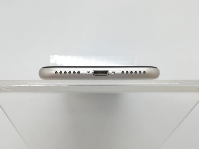 【中古】Apple au 【SIMフリー】 iPhone SE（第3世代） 64GB スターライト MMYD3J/A【京都】保証期間１ヶ月【ランクA】_4
