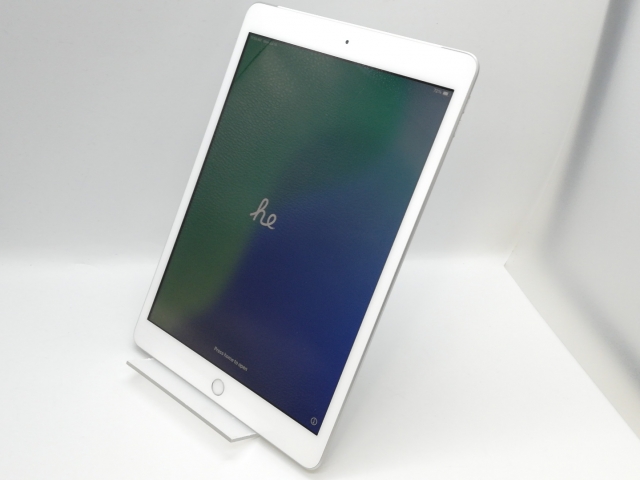 中古】Apple au 【SIMロック解除済み】 iPad（第8世代/2020） 32GB