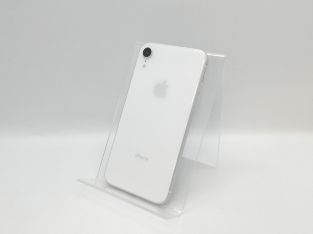 【中古】Apple docomo 【SIMロック解除済み】 iPhone XR 64GB ホワイト MT032J/A【京都】保証期間１ヶ月【ランクC】