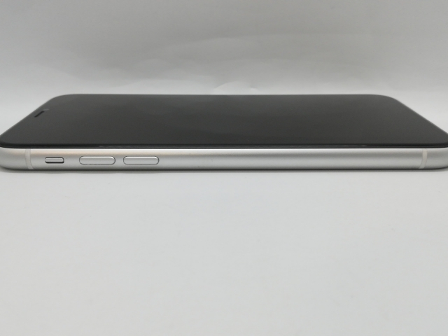 【中古】Apple docomo 【SIMロック解除済み】 iPhone XR 64GB ホワイト MT032J/A【京都】保証期間１ヶ月【ランクC】_5