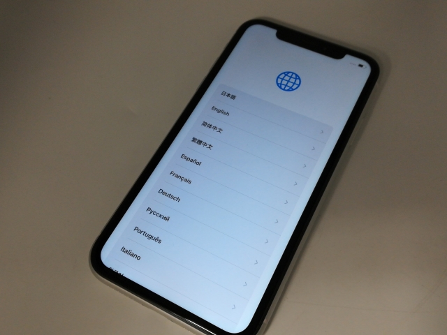 【中古】Apple docomo 【SIMロック解除済み】 iPhone XR 64GB ホワイト MT032J/A【京都】保証期間１ヶ月【ランクC】_7