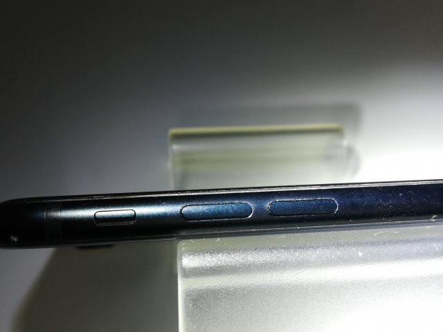 【中古】Apple au 【SIM無償性】 iPhone SE（第3時人） 64GB 十二時 MMYC3J/A【京都】言いはなつ継続期間１ヶ月【位置づけるC】