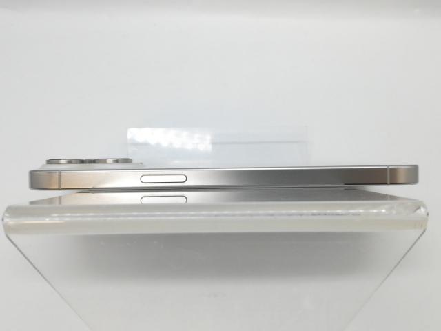 【中古】Apple 国内版 【SIMフリー】 iPhone 15 Pro Max 256GB ホワイトチタニウム MU6Q3J/A【神戸】保証期間１ヶ月【ランクA】