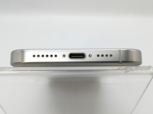 【中古】Apple 国内版 【SIMフリー】 iPhone 15 Pro Max 256GB ホワイトチタニウム MU6Q3J/A【神戸】保証期間１ヶ月【ランクA】