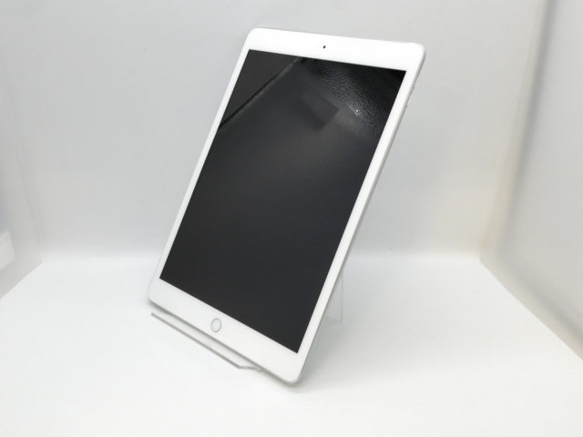 【中古】Apple 【Wi-Fi】 iPad（第8世代/2020） 128GB シルバー MYLE2J/A【京都】保証期間１ヶ月【ランクC】_1