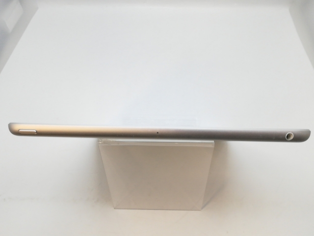 【中古】Apple 【Wi-Fi】 iPad（第8世代/2020） 128GB シルバー MYLE2J/A【京都】保証期間１ヶ月【ランクC】_2