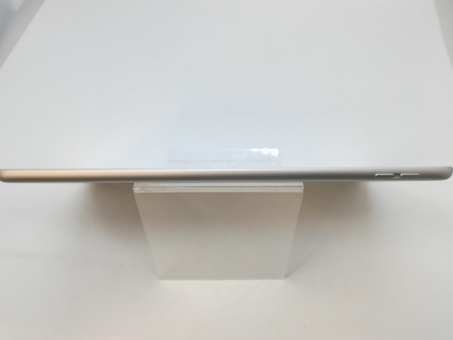 【中古】Apple 【Wi-Fi】 iPad（第8世代/2020） 128GB シルバー MYLE2J/A【京都】保証期間１ヶ月【ランクC】_5