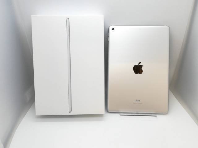 【中古】Apple 【Wi-Fi】 iPad（第8世代/2020） 128GB シルバー MYLE2J/A【京都】保証期間１ヶ月【ランクC】_7