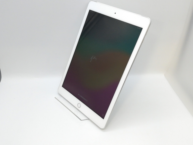 【中古】Apple 国内版 【SIMフリー】 iPad（第6世代/2018） 32GB シルバー MR6P2J/A【京都】保証期間１ヶ月【ランクC】