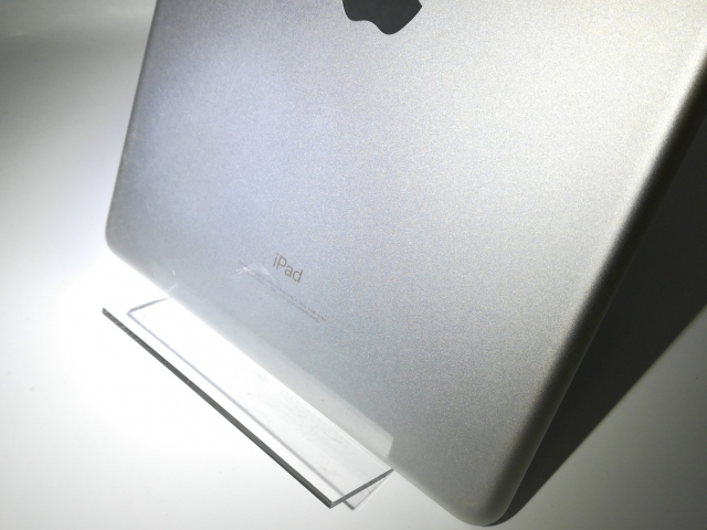 【中古】Apple 国内版 【SIMフリー】 iPad（第6世代/2018） 32GB シルバー MR6P2J/A【京都】保証期間１ヶ月【ランクC】_9