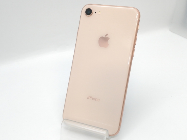 【中古】Apple docomo 【SIMロック解除済み】 iPhone 8 64GB ゴールド MQ7A2J/A【京都】保証期間１ヶ月【ランクC】